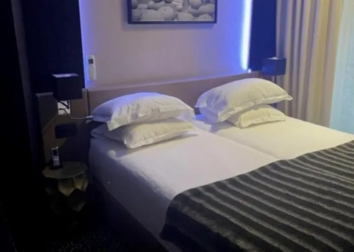 Отель Elysees 3*