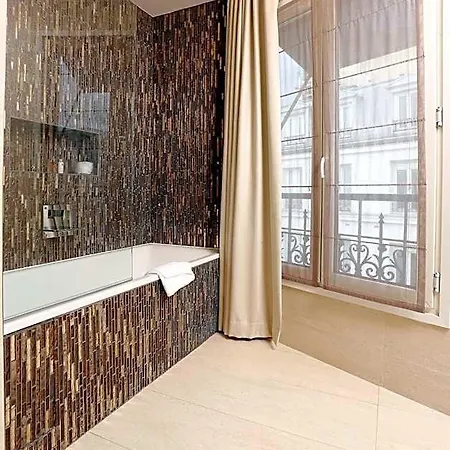 Elysees Hotel 3*